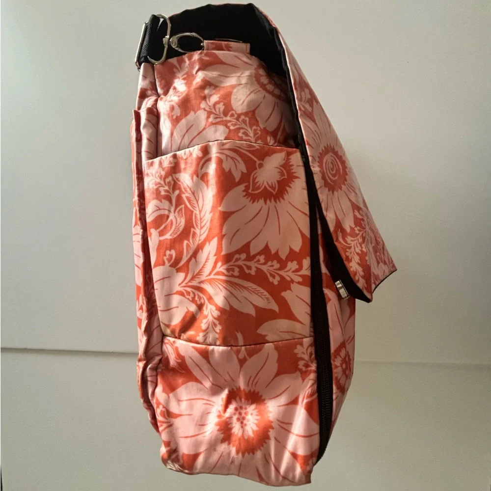 Posh Baby Portland Oregon Floral Diaper Bag Messenger + Changing Pad - Picture 2 of 8